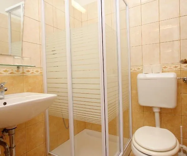 Double 8144c Gostinjska kuća Zaglav